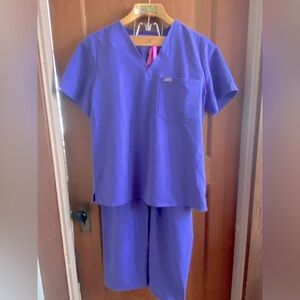 Figs lavender scrubs XL top and bottom